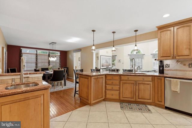 123 RUNNYMEDE DR, Lansdale, PA 19446