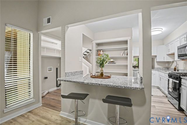 9213 Groundhog Dr, Richmond, VA 23235