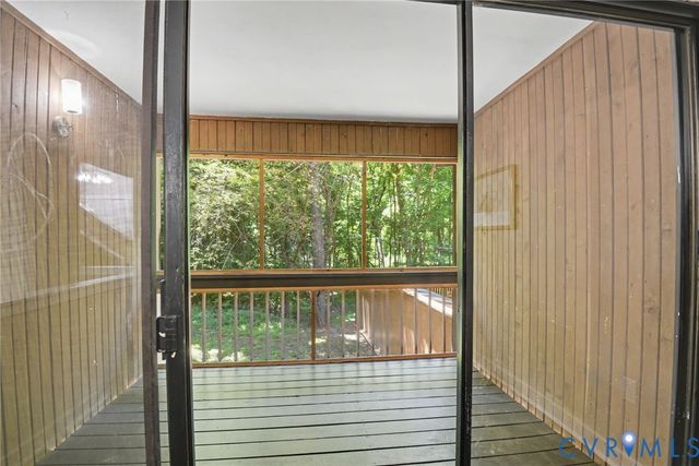 9213 Groundhog Dr, Richmond, VA 23235