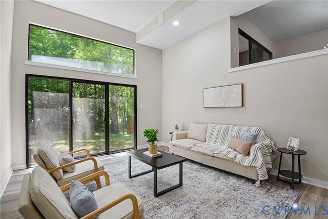 9213 Groundhog Dr, Richmond, VA 23235