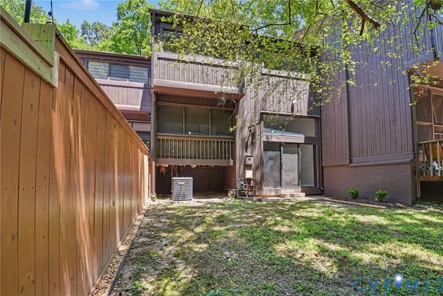 9213 Groundhog Dr, Richmond, VA 23235