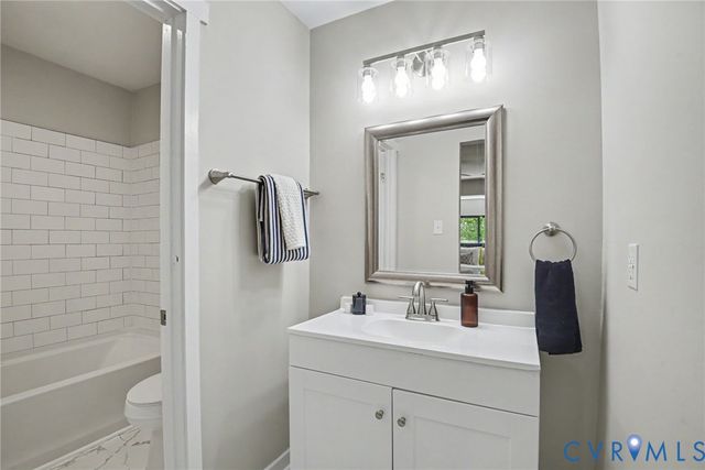 9213 Groundhog Dr, Richmond, VA 23235