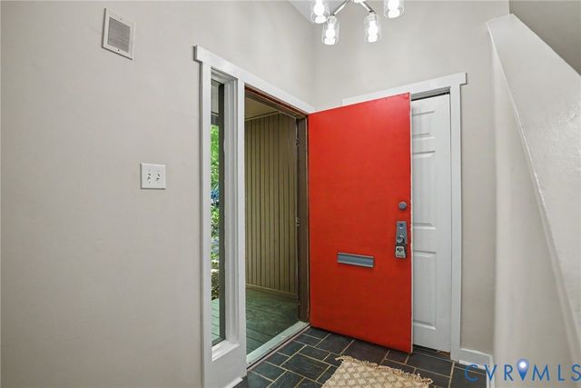 9213 Groundhog Dr, Richmond, VA 23235