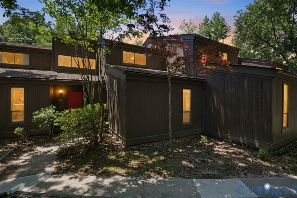 9213 Groundhog Dr, Richmond, VA 23235