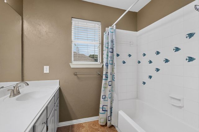 1812 Meadow Ridge Drive, Flower Mound, TX 75028