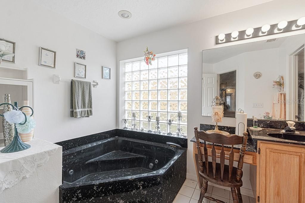 Image 14 of property listing at 127 ILIAD COURT, Ocoee, FL 34761