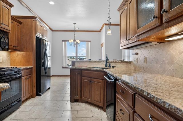 20977 Fall Creek Drive, Harrah, OK 73045