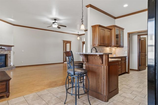 20977 Fall Creek Drive, Harrah, OK 73045