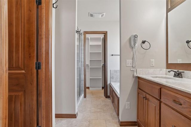 20977 Fall Creek Drive, Harrah, OK 73045