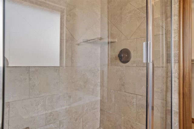 20977 Fall Creek Drive, Harrah, OK 73045