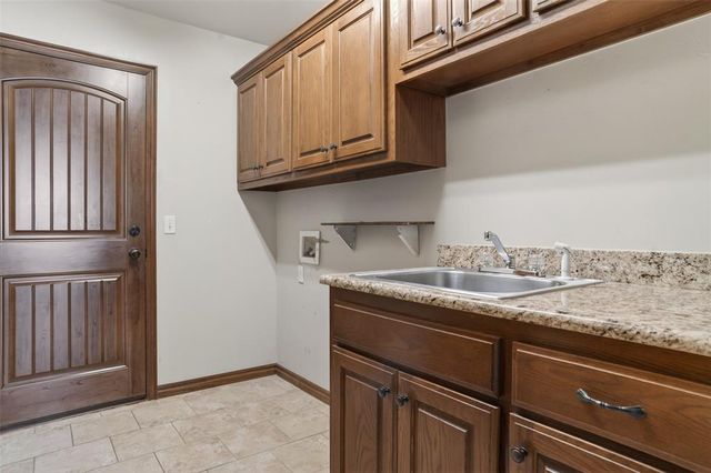 20977 Fall Creek Drive, Harrah, OK 73045