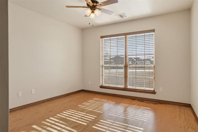 20977 Fall Creek Drive, Harrah, OK 73045