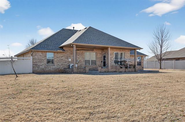 20977 Fall Creek Drive, Harrah, OK 73045
