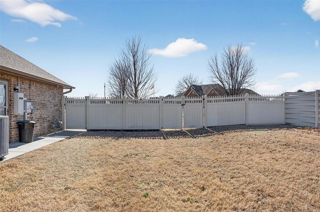 20977 Fall Creek Drive, Harrah, OK 73045