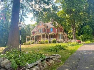15 Hillside Place, New Britain, CT 06051