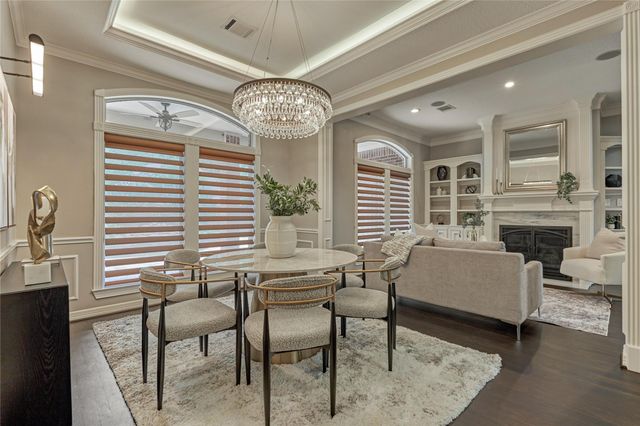 7 Gentry Oak Court, Spring, TX 77381
