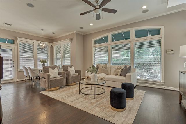 7 Gentry Oak Court, Spring, TX 77381