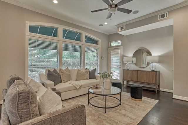 7 Gentry Oak Court, Spring, TX 77381