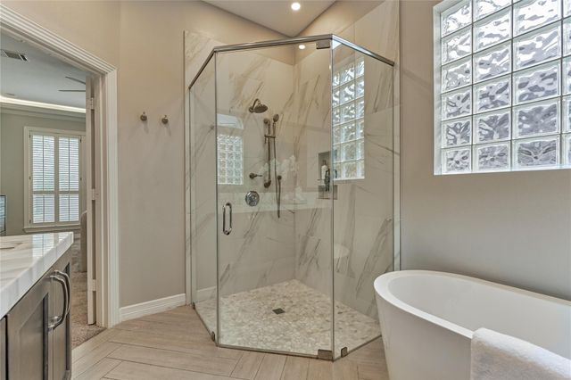 7 Gentry Oak Court, Spring, TX 77381