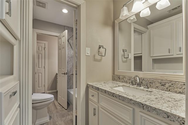 7 Gentry Oak Court, Spring, TX 77381