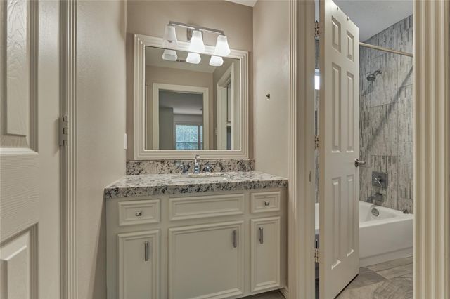 7 Gentry Oak Court, Spring, TX 77381