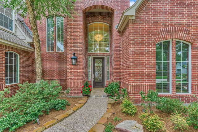 7 Gentry Oak Court, Spring, TX 77381