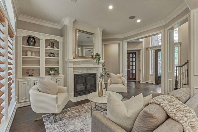 7 Gentry Oak Court, Spring, TX 77381