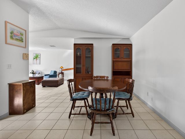 16319 E Cheltenham Drive E, Loxahatchee, FL 33470