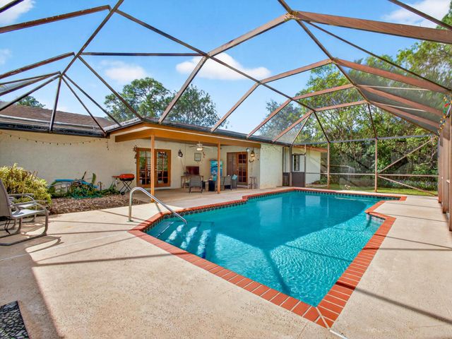 16319 E Cheltenham Drive E, Loxahatchee, FL 33470