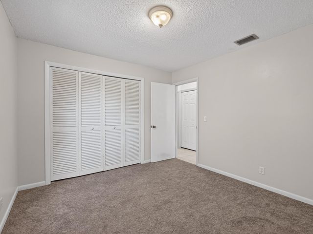 16319 E Cheltenham Drive E, Loxahatchee, FL 33470