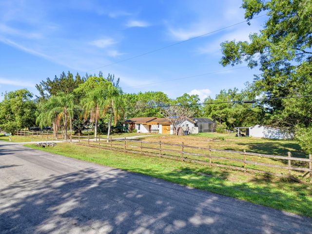 16319 E Cheltenham Drive E, Loxahatchee, FL 33470