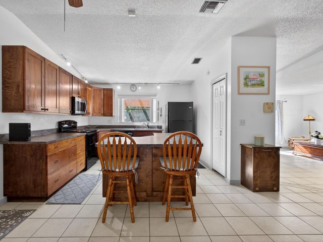 16319 E Cheltenham Drive E, Loxahatchee, FL 33470