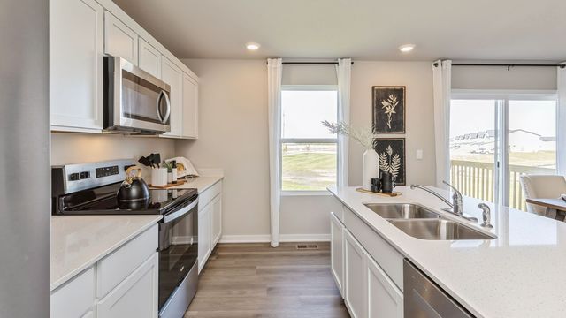 9615 Brighton Way SW, Cedar Rapids, IA 52404