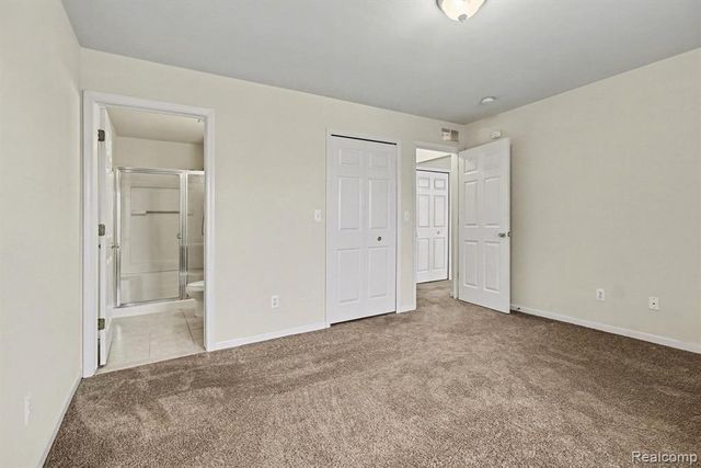 20006 Hidden Oaks Drive, Trenton, MI 48183