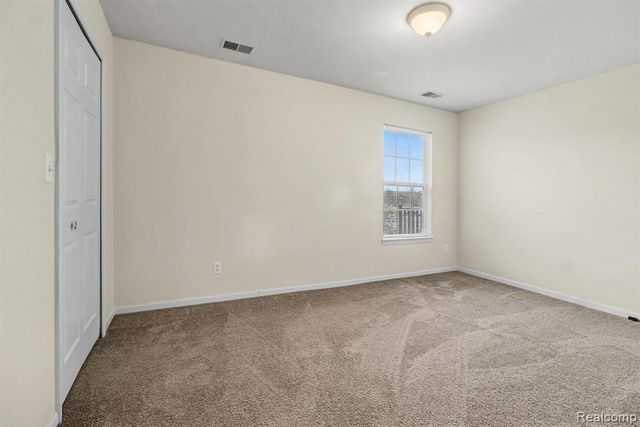 20006 Hidden Oaks Drive, Trenton, MI 48183