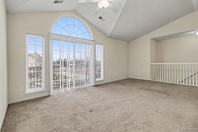 20006 Hidden Oaks Drive, Trenton, MI 48183