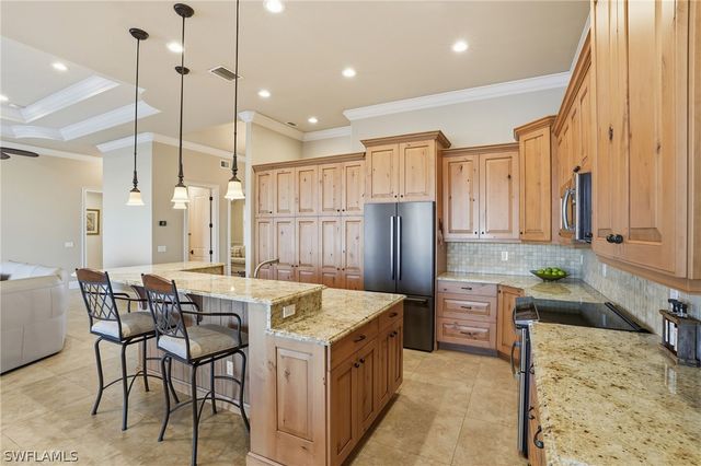 18024 Bluewater DR, Naples, FL 34114