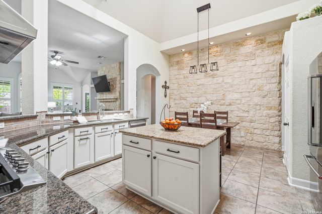 2619 CIELO TRCE, San Antonio, TX 78261