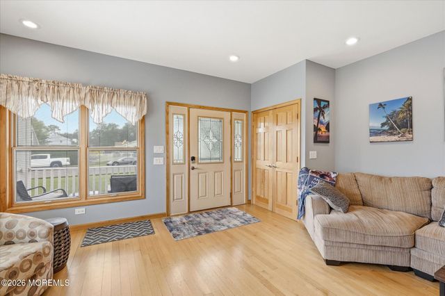 89 Venus Lane, Toms River, NJ 08753