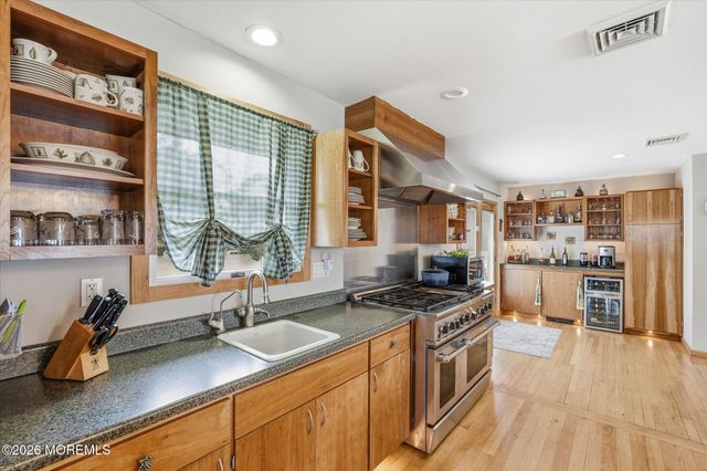 89 Venus Lane, Toms River, NJ 08753
