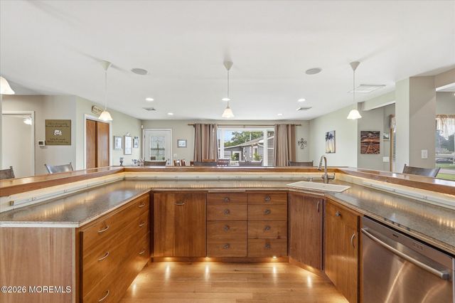 89 Venus Lane, Toms River, NJ 08753