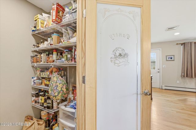 89 Venus Lane, Toms River, NJ 08753