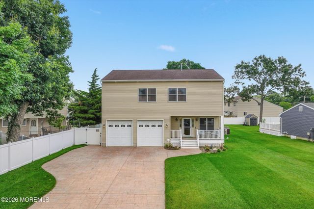 89 Venus Lane, Toms River, NJ 08753