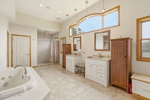 89 Venus Lane, Toms River, NJ 08753