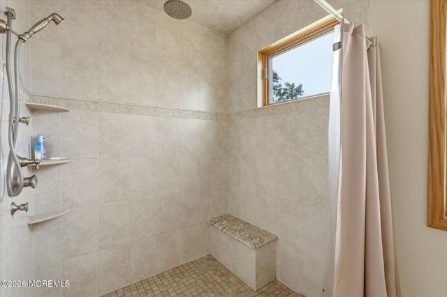 89 Venus Lane, Toms River, NJ 08753