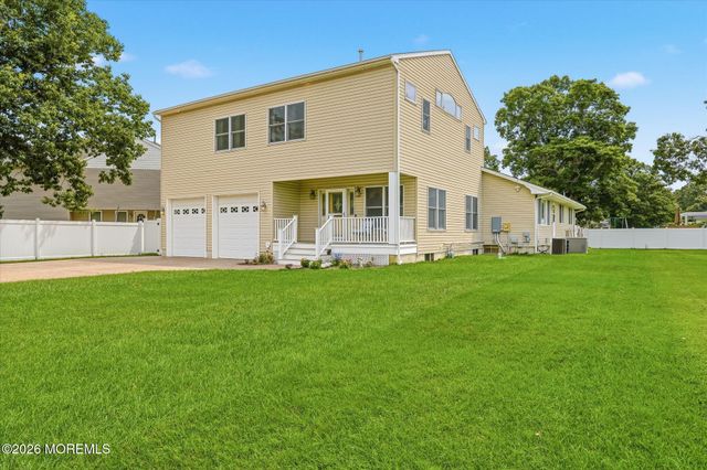 89 Venus Lane, Toms River, NJ 08753