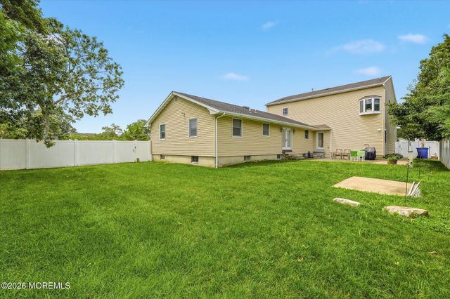 89 Venus Lane, Toms River, NJ 08753