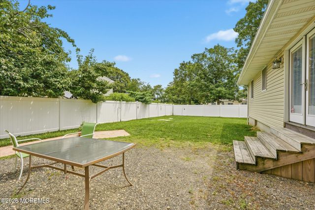 89 Venus Lane, Toms River, NJ 08753