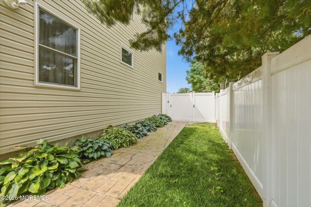 89 Venus Lane, Toms River, NJ 08753
