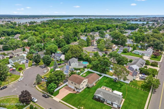 89 Venus Lane, Toms River, NJ 08753